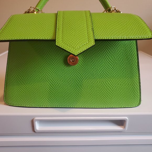 Green Purse - Picture 4 of 4